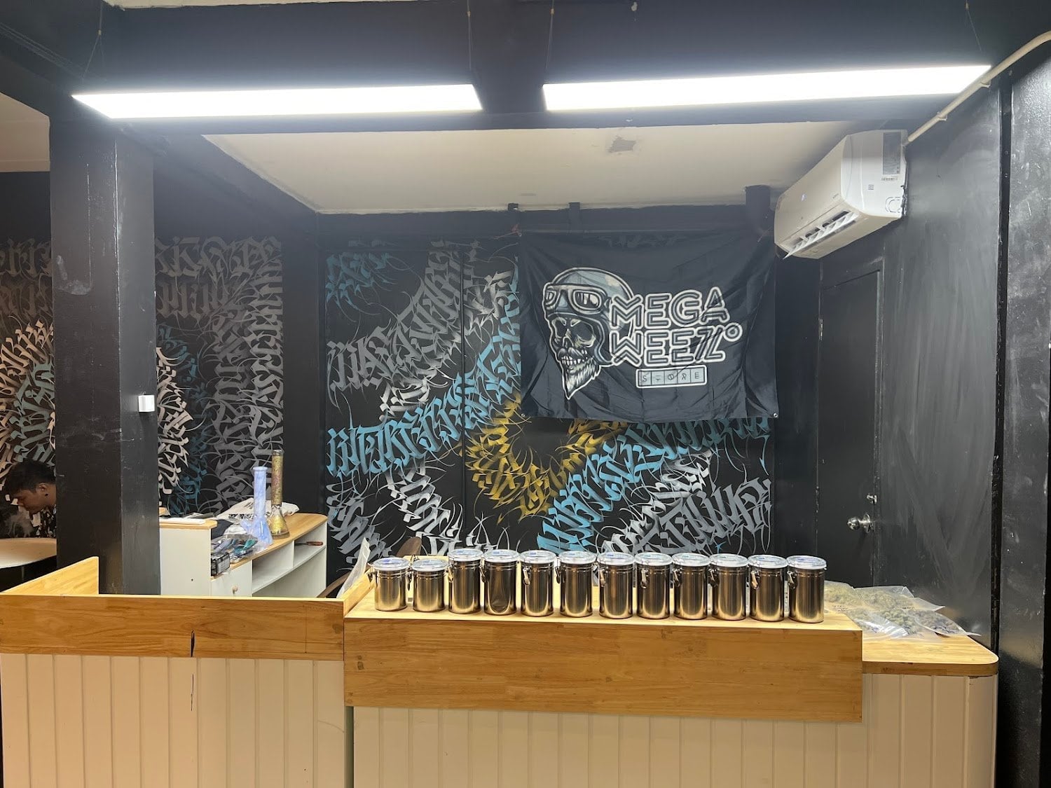 Mega Weez Store 2 - Srinakarin BKK