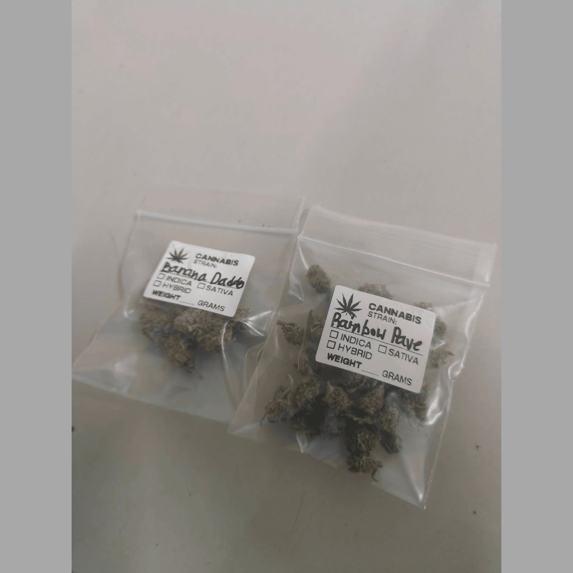 Dispensário de canábis Home Weeds logótipo