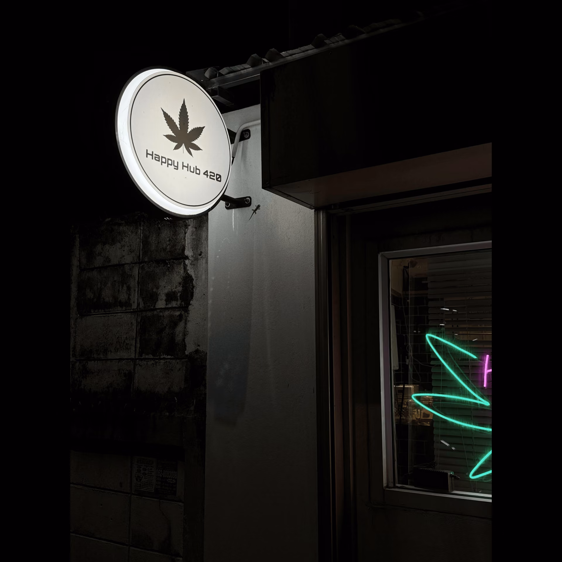 Konopná výdejna Happy Hub 420 - Weed Shop & Cannabis v Bangkok logo