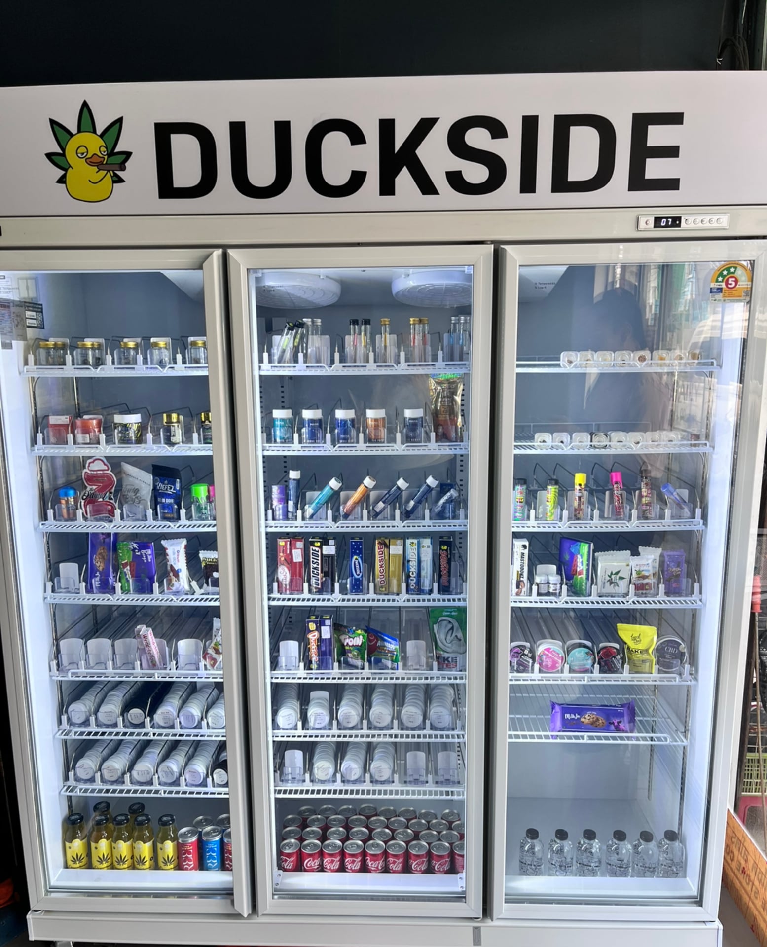 DUCKSIDE Cannabis Shop Kata