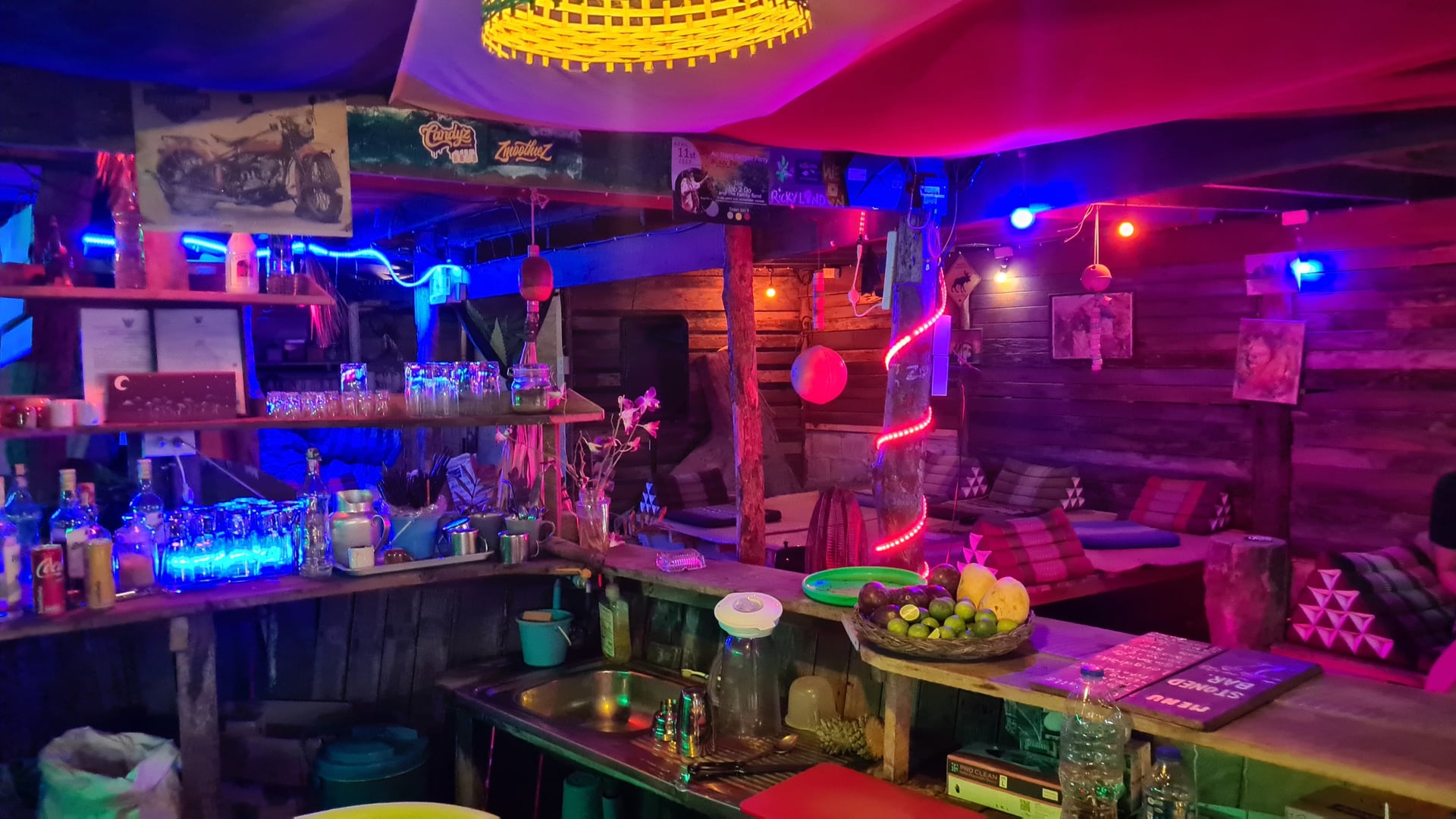 Stoned Bar