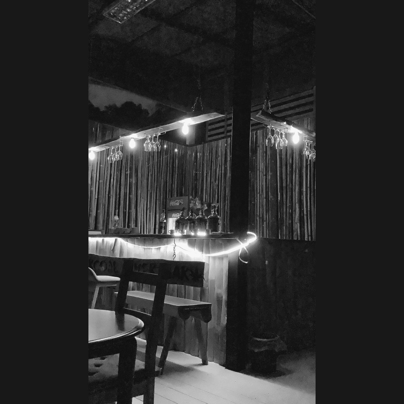 Kenevir dispanseri Charcoal River Bar & Cannabis logo