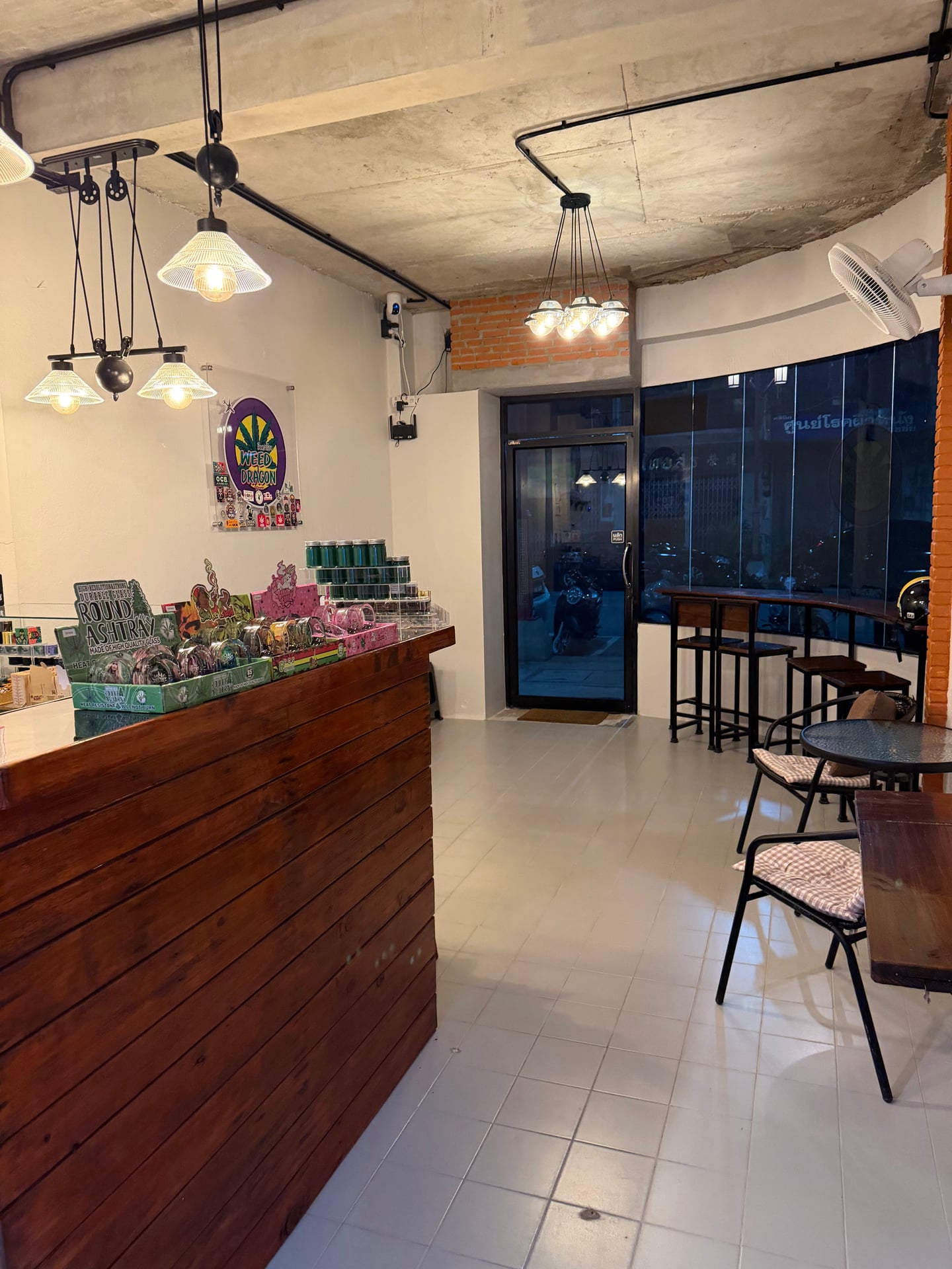 A Weed Cannabis Stores