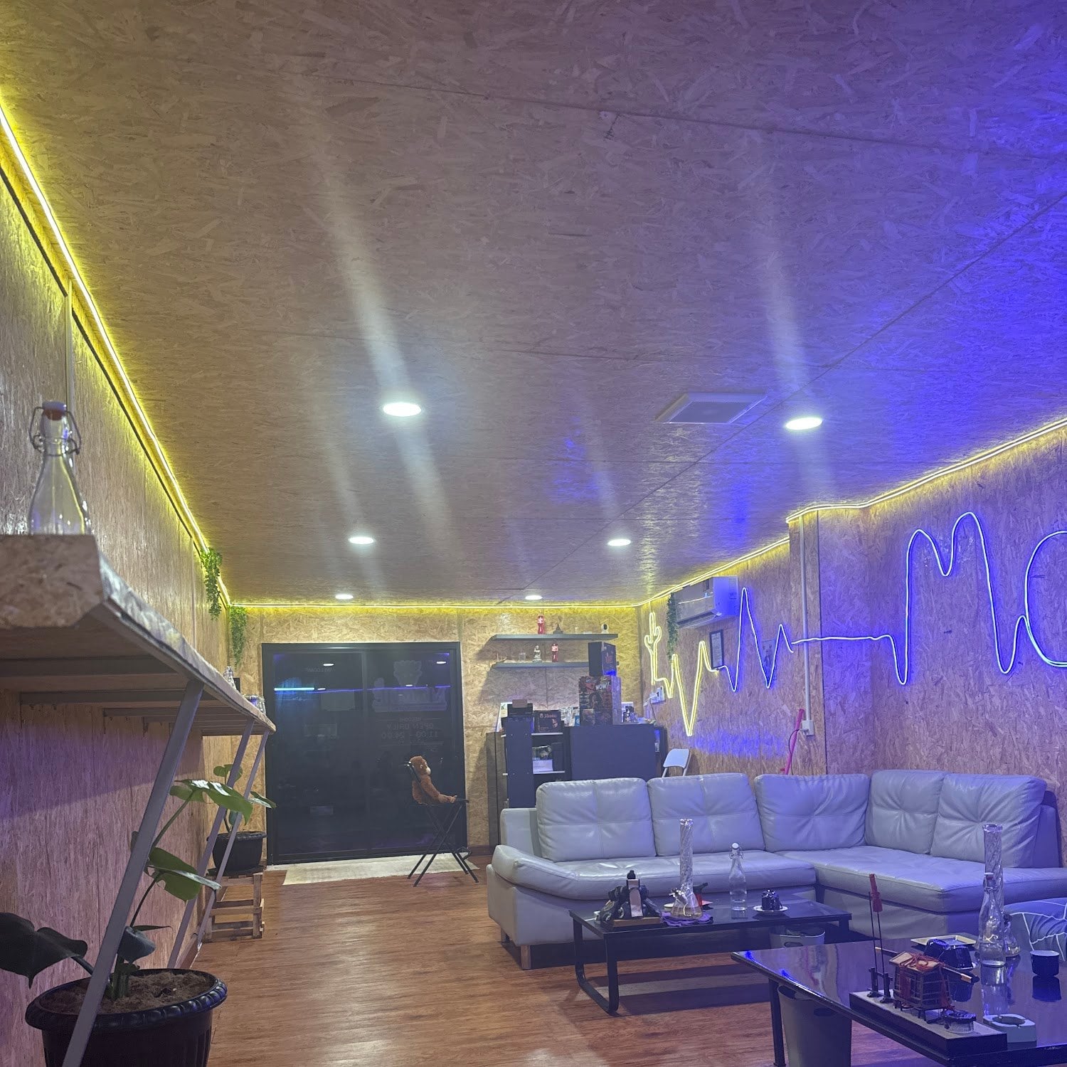 Moche Cannabis