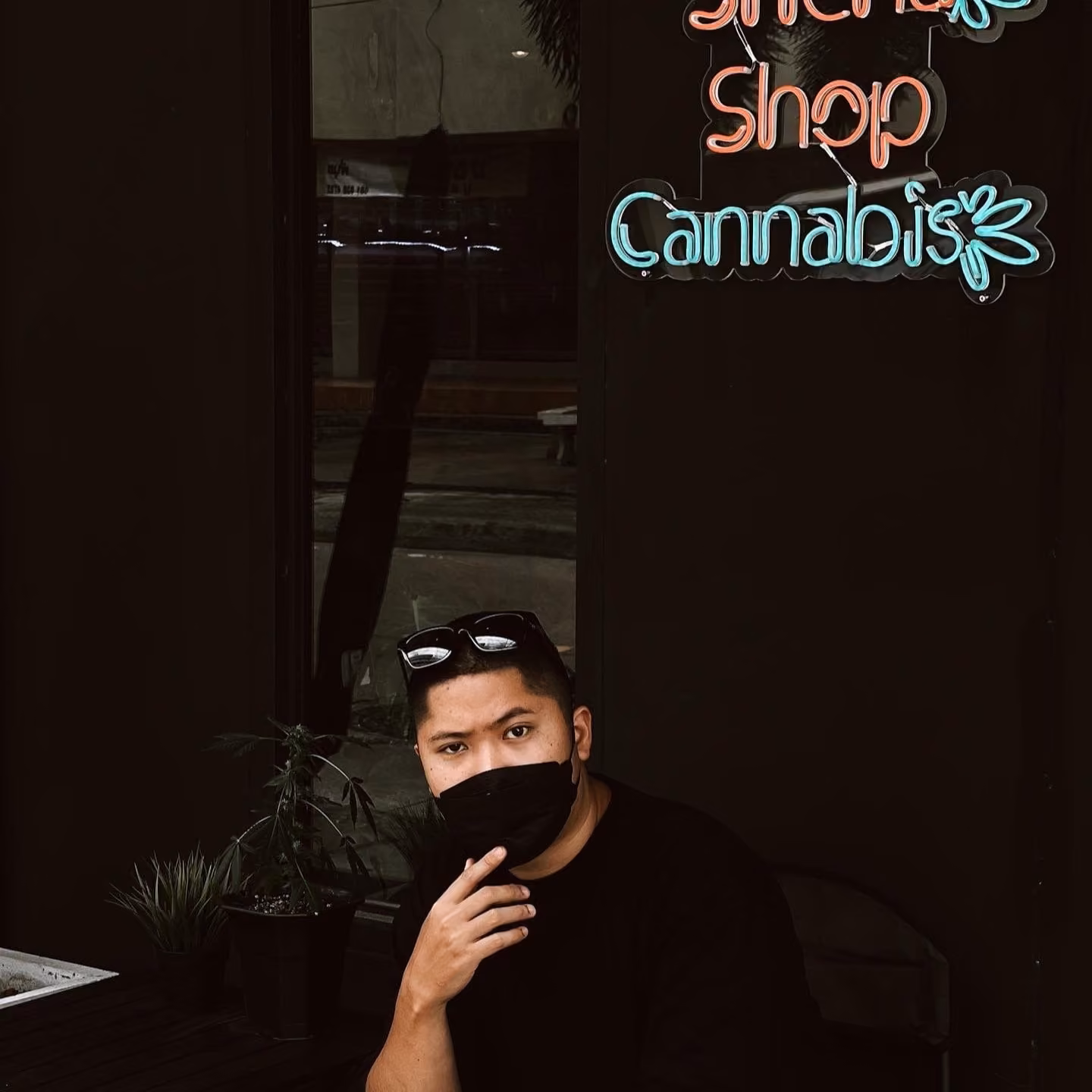 Pattaya의 대마초 매장 Sricha Shop Cannabis 로고
