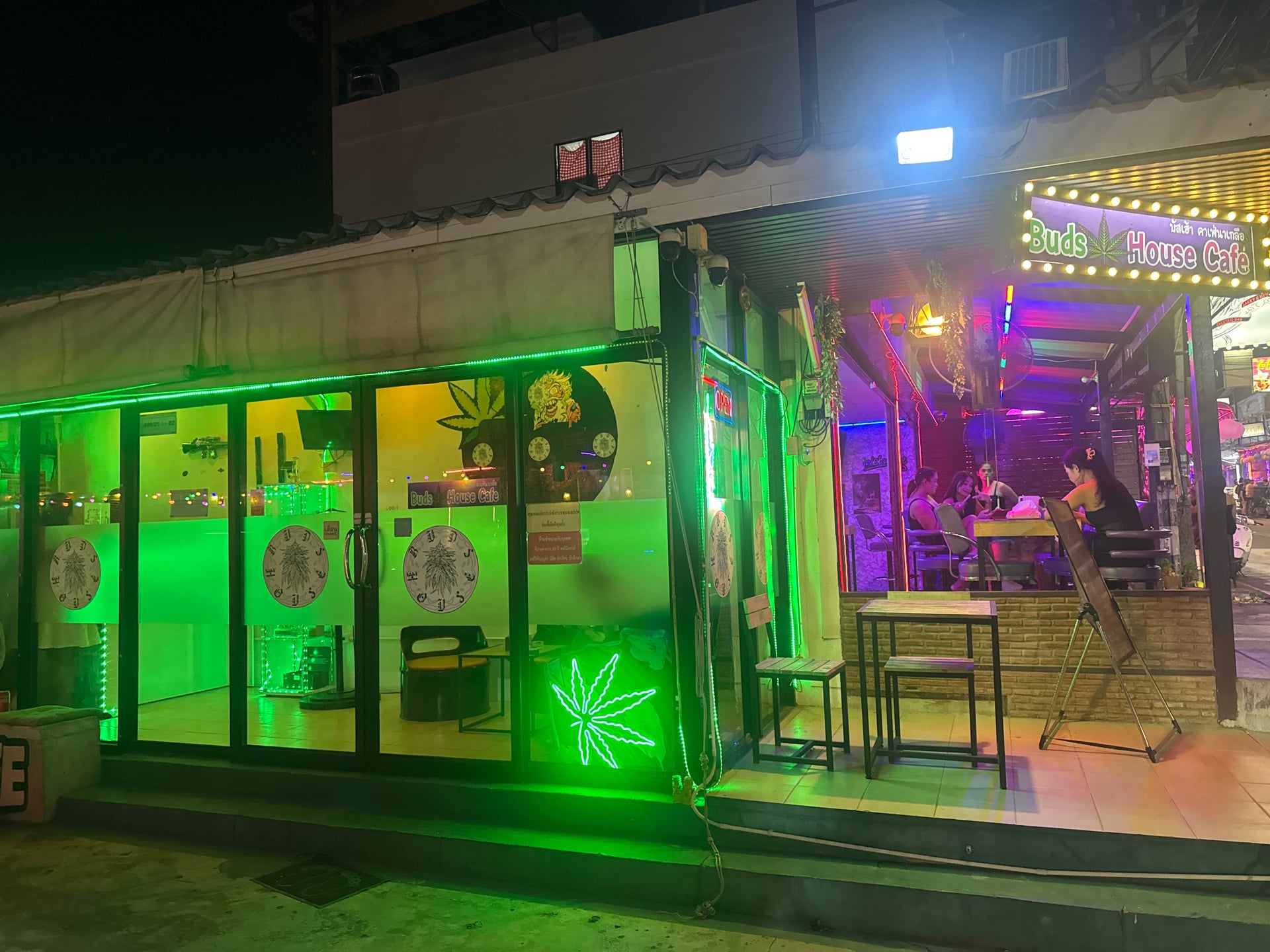 Buds House Café Naklua