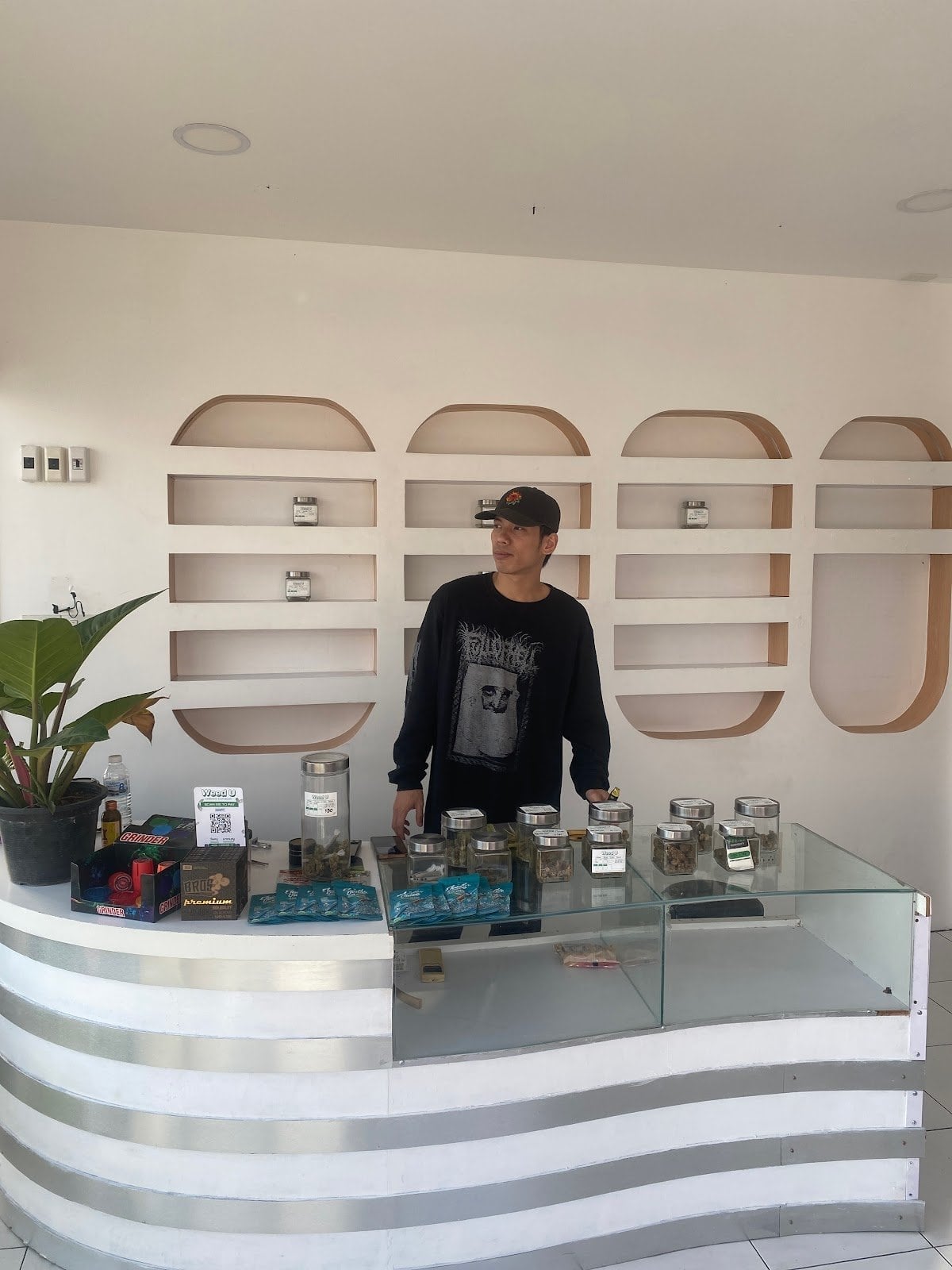 WeedU - Legal Cannabis Dispensary Marihuana