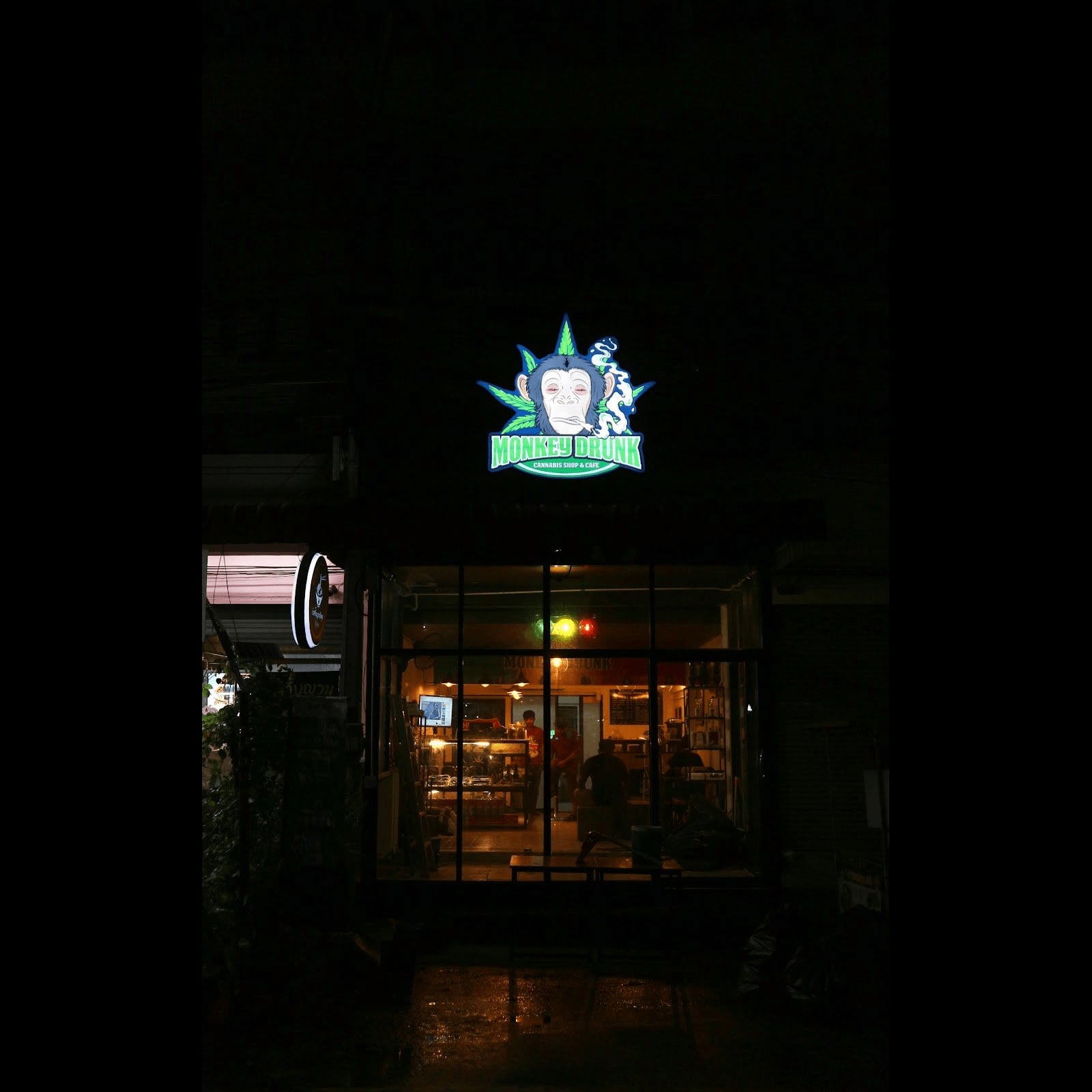 Konopná výdejna Monkey Drunk Cafe v Pattaya logo