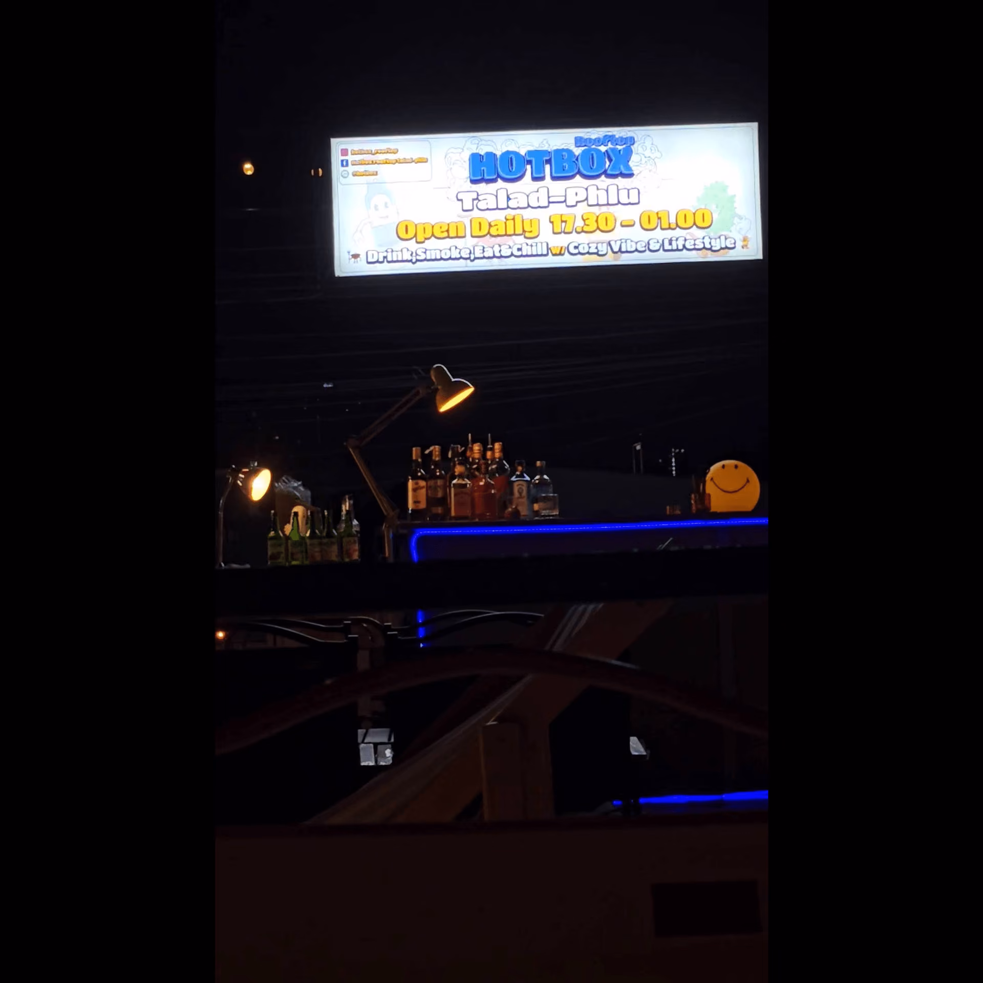 大麻店铺 HotBox Dispensary Talat-Phlu 标志