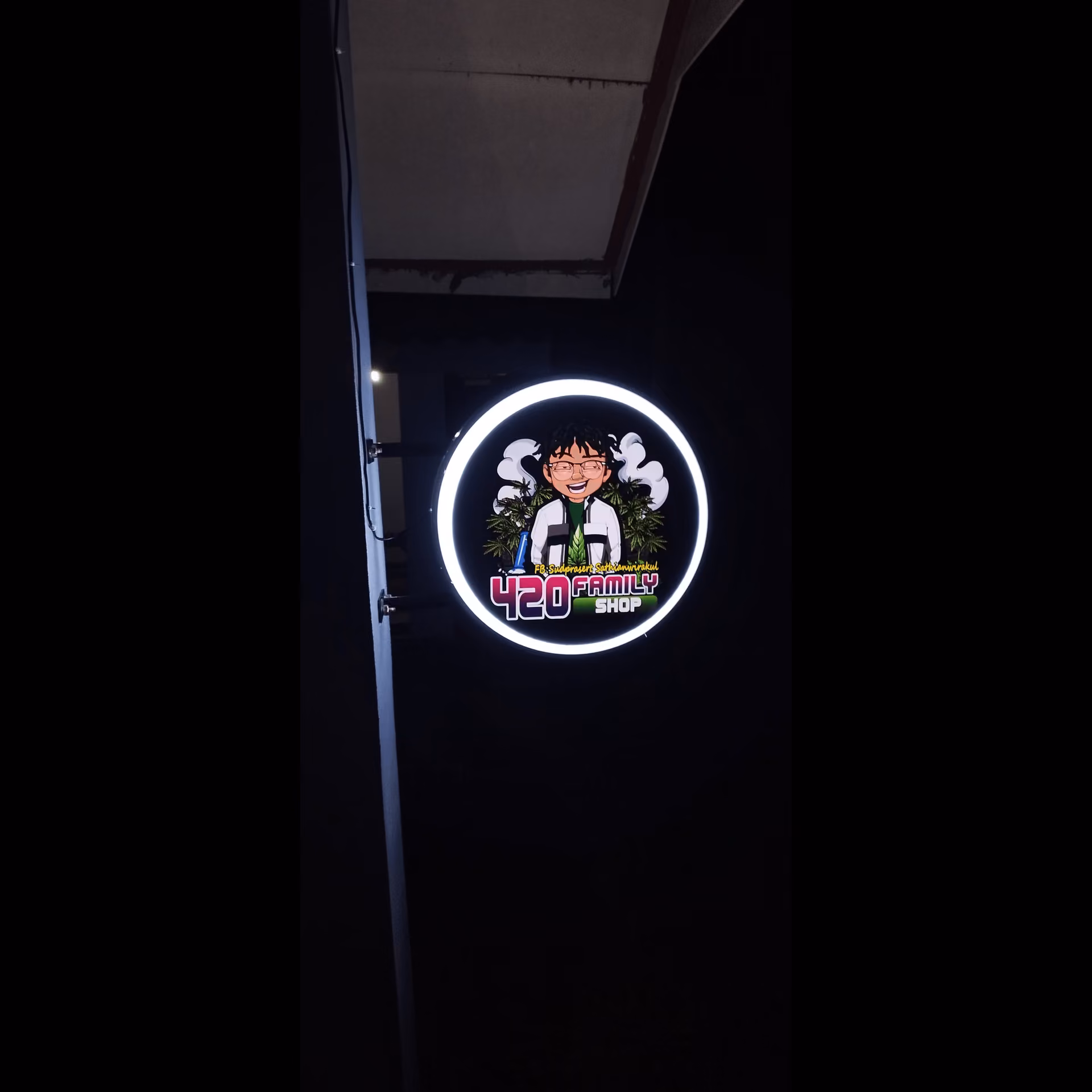 Cannabis Dispensary 420 Family in Mae Sot logo