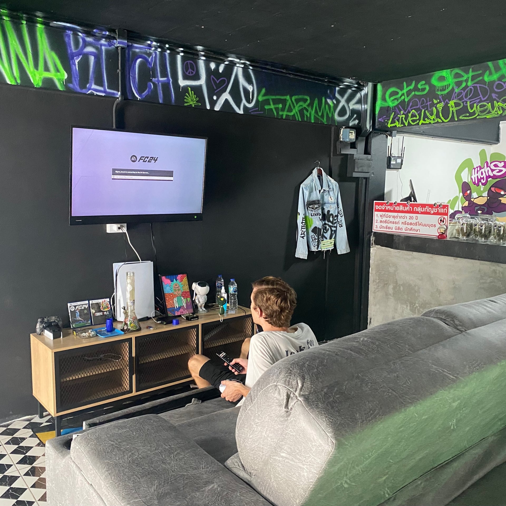 84xLou's Cannabis Shop