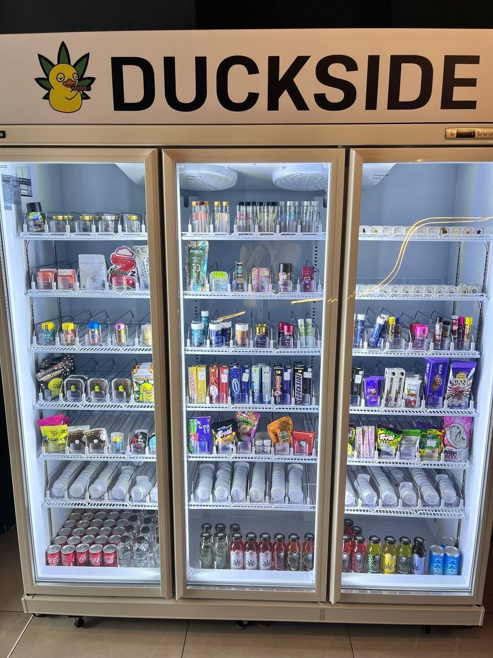DUCKSIDE Cannabis Shop Kata