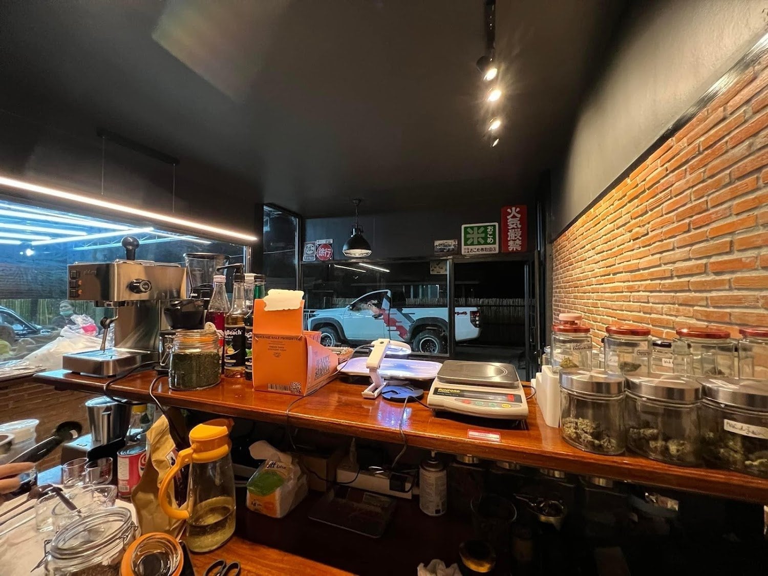 Topbud's Slowbar