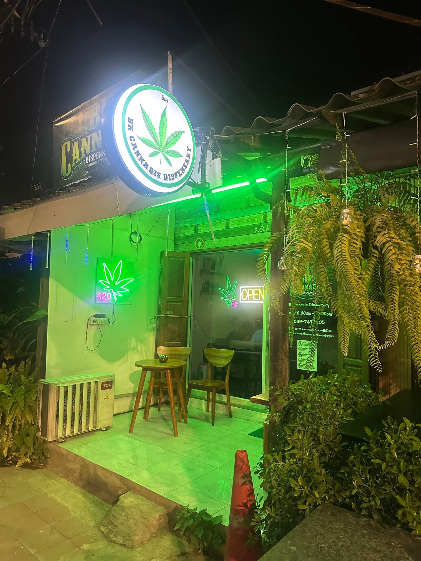 High Life Cannabiz Cafe