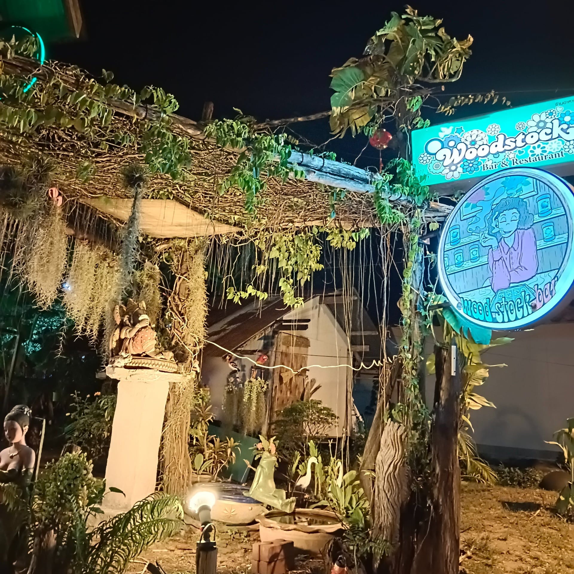 Woodstock Bar