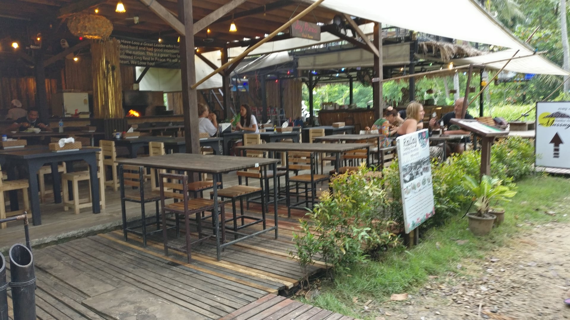 Stoned Bar